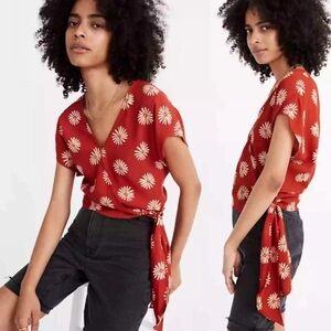 Madewell Sash-Tie Wrap Top in Daisy Daydream – Etruscan Clay – Size Small
